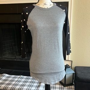 🩵5 FOR $10 SALE🩵LuLaRoe Polka Dot Baseball Randy Tee